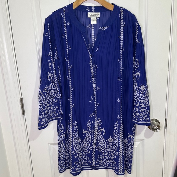 Serengeti Tops - Serengeti Royal Blue and White Floral Tunic Size Large